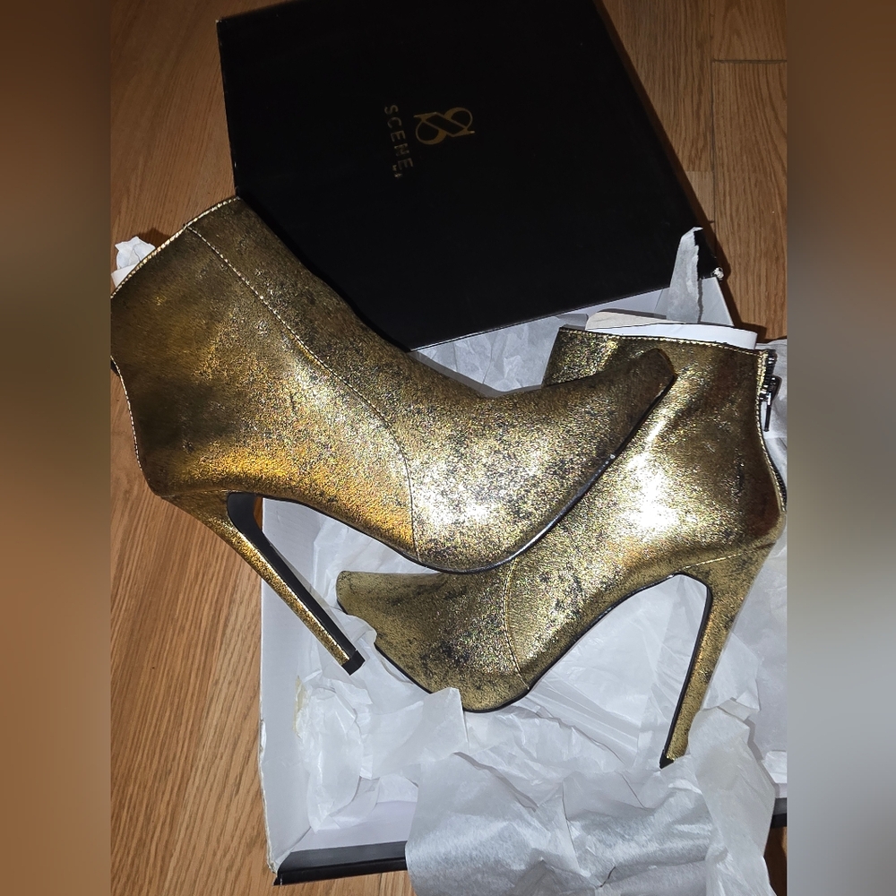 Gold Booties - Picture 5 of 8
